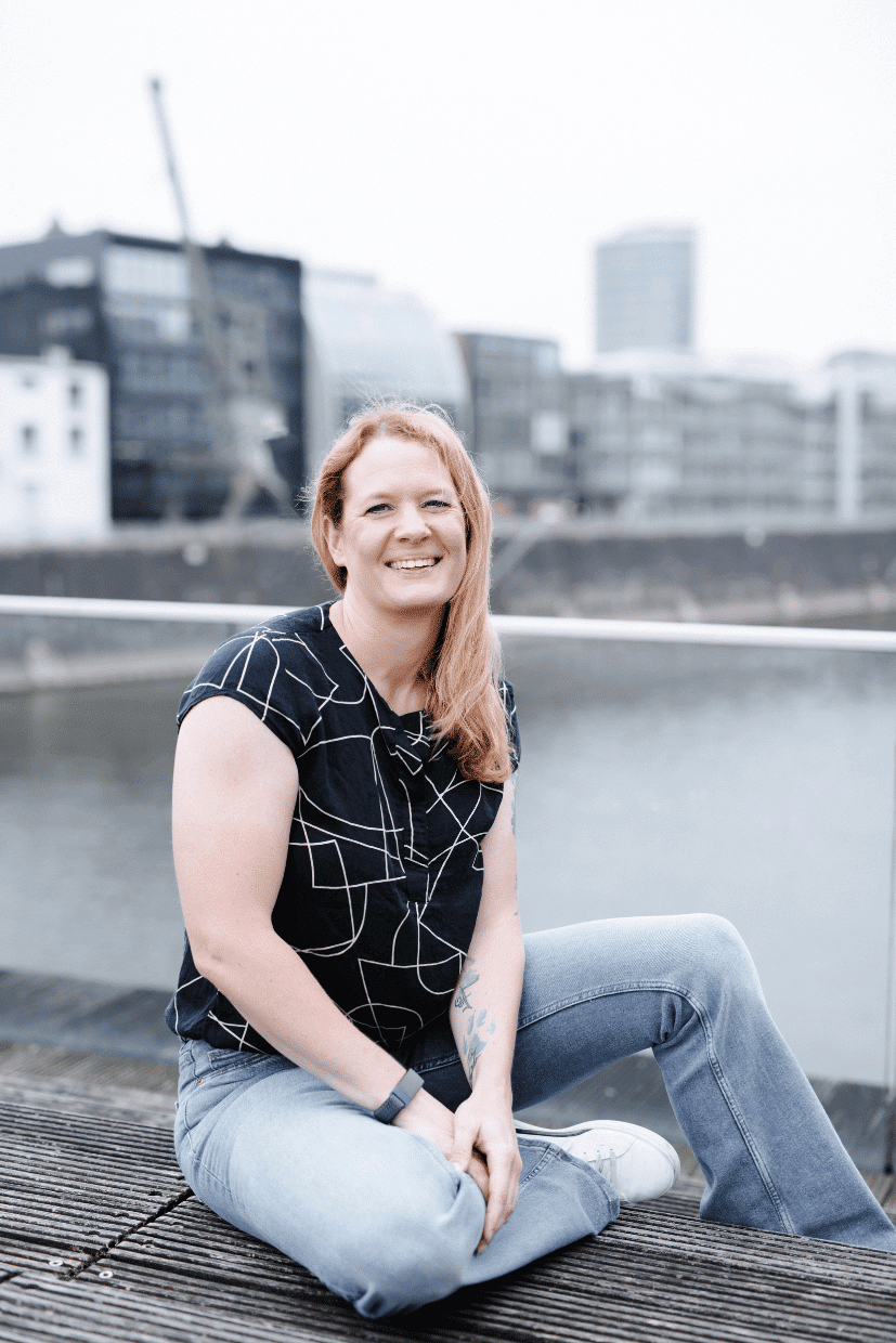 Deine Webdesignerin Sandra Simaitis am Medienhafen Düsseldorf